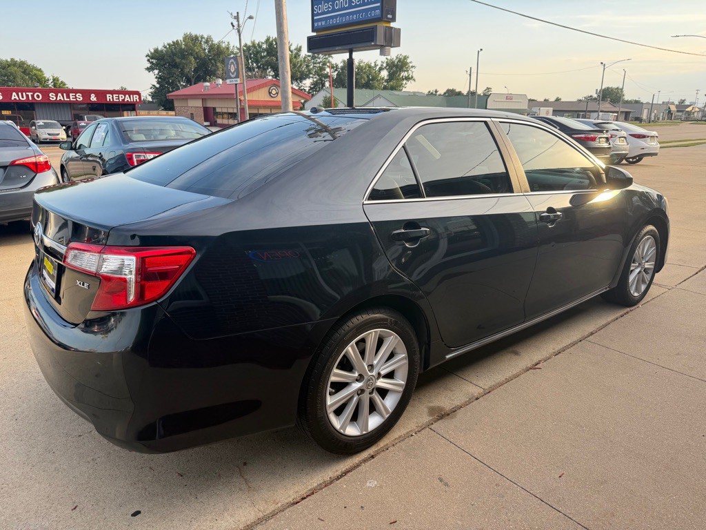 2013 Toyota Camry Image 7