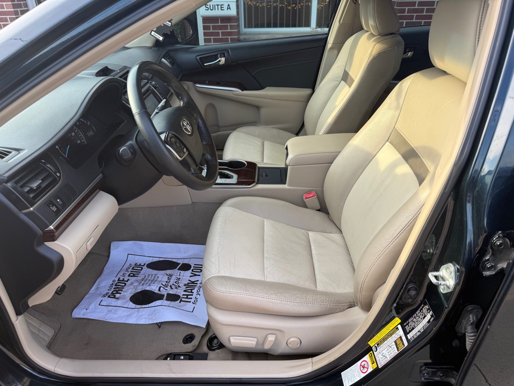 2013 Toyota Camry Image 9