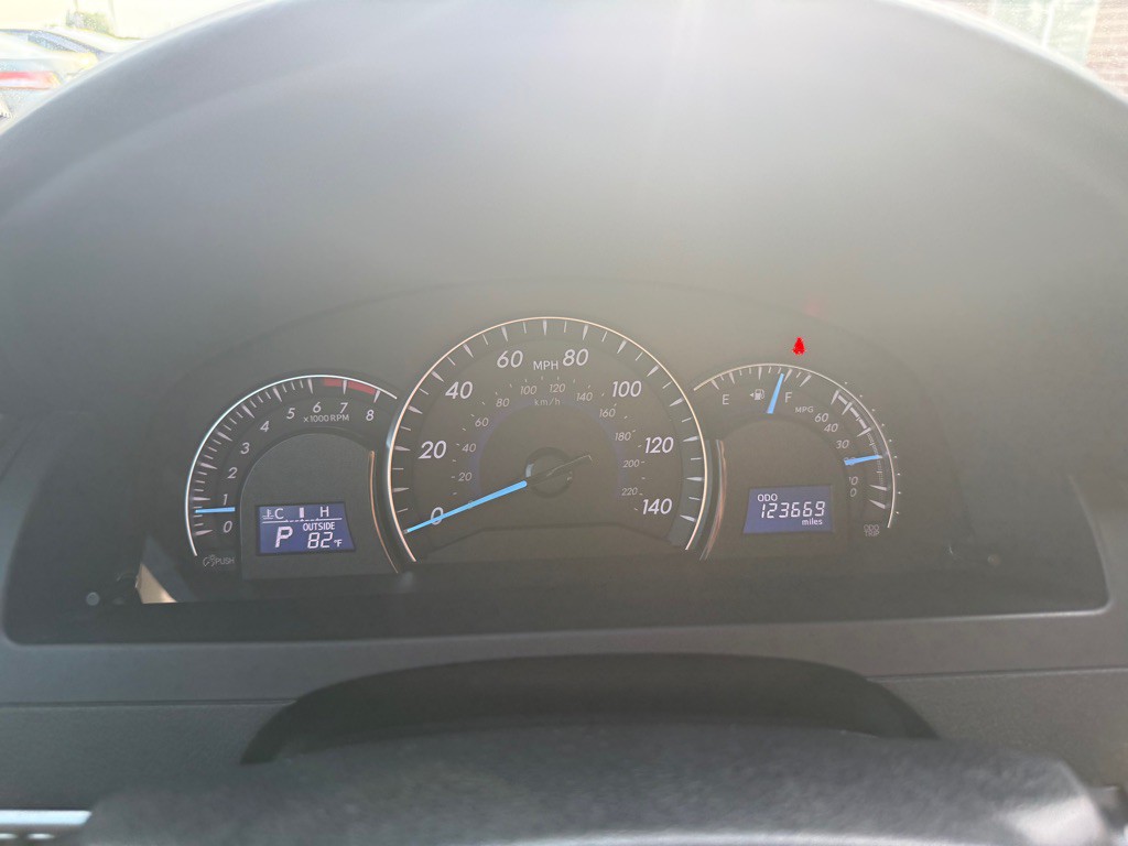 2013 Toyota Camry Image 11