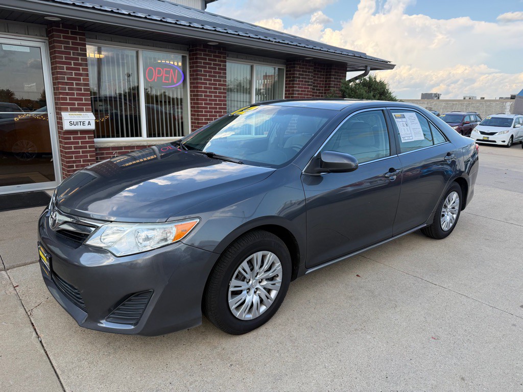2012 Toyota Camry Image 3