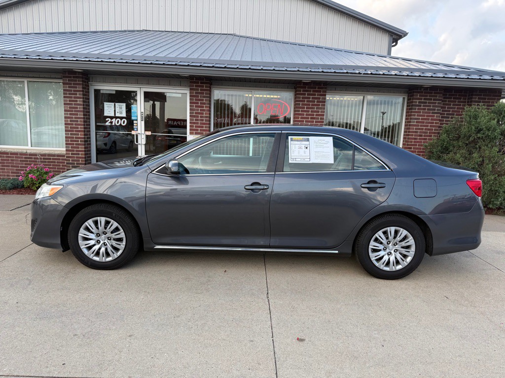 2012 Toyota Camry Image 4
