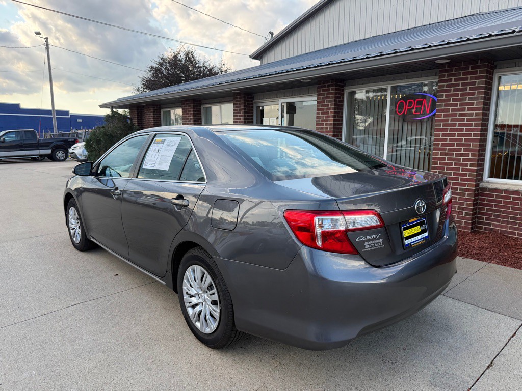 2012 Toyota Camry Image 5