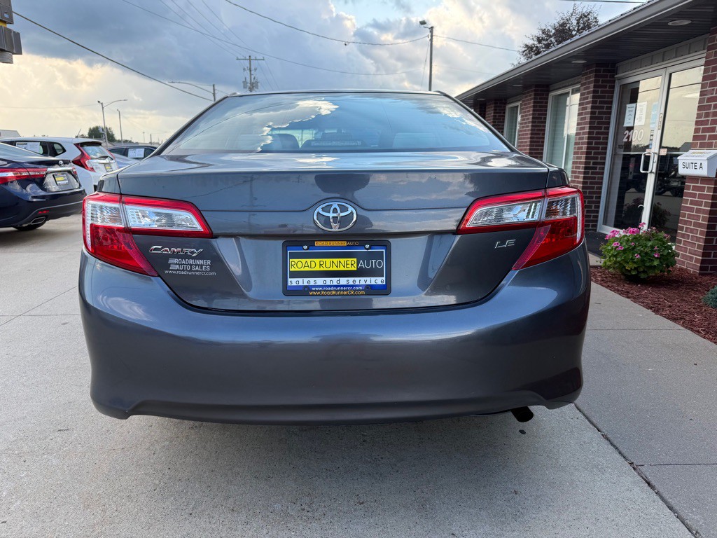 2012 Toyota Camry Image 6