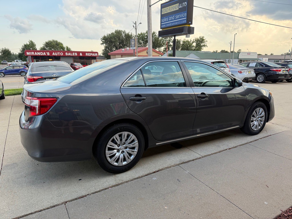 2012 Toyota Camry Image 7