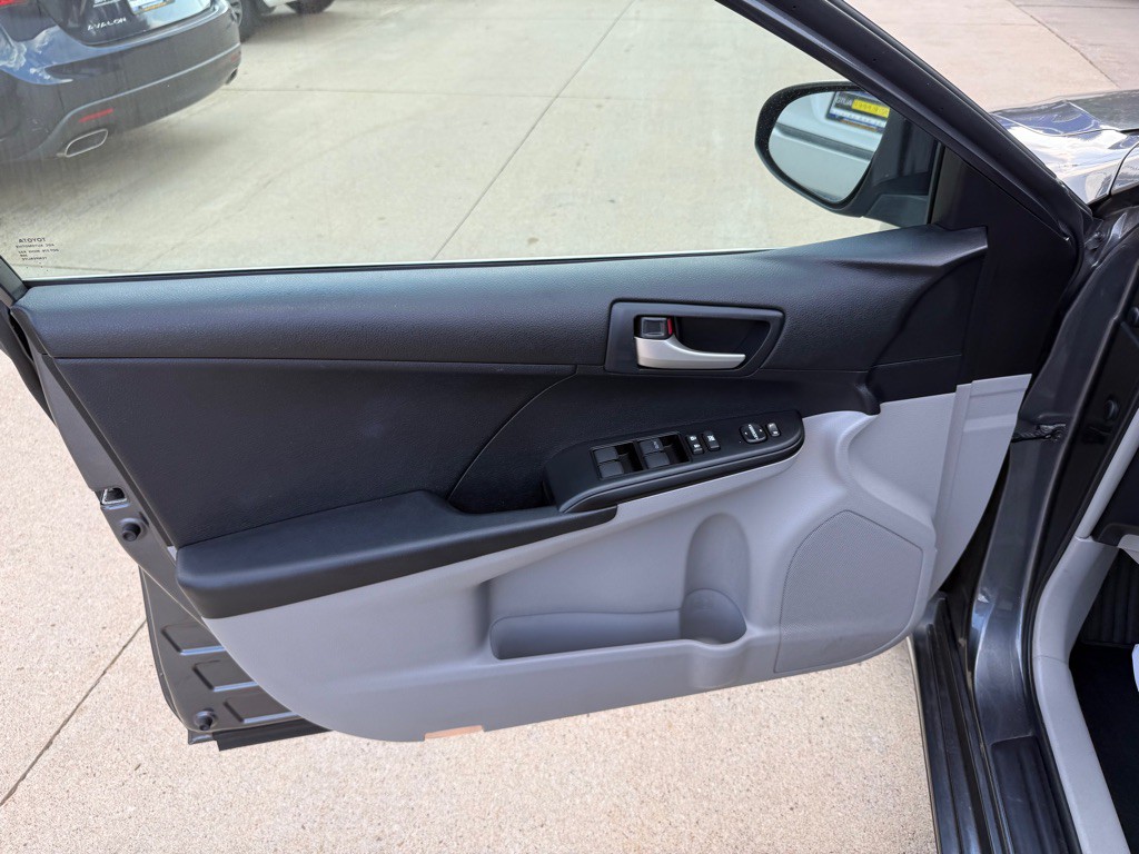 2012 Toyota Camry Image 8
