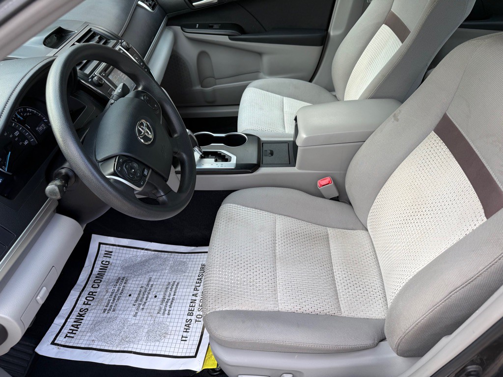 2012 Toyota Camry Image 9