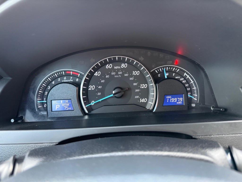 2012 Toyota Camry Image 11