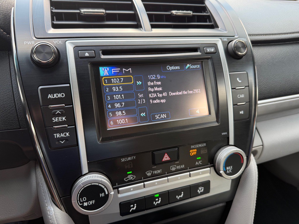 2012 Toyota Camry Image 12