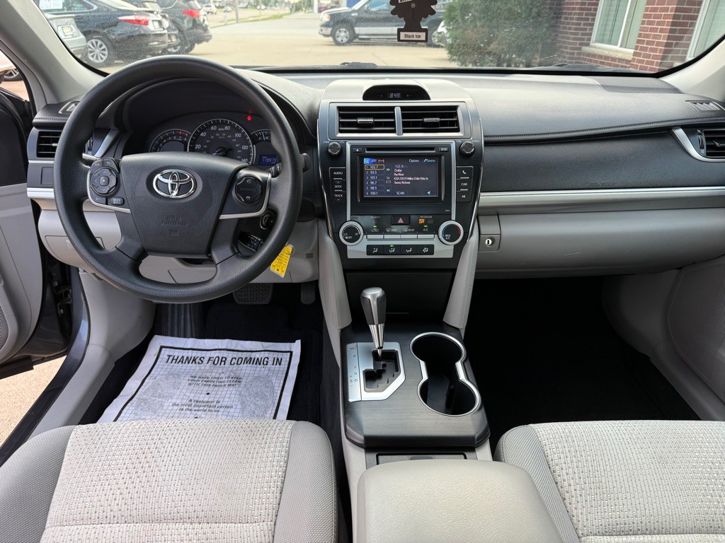 2012 Toyota Camry Image 17