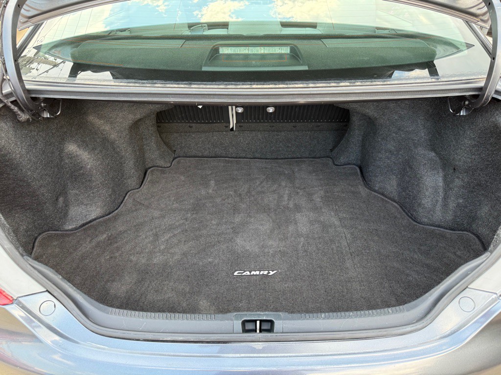 2012 Toyota Camry Image 18