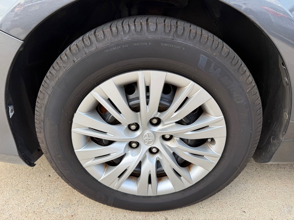 2012 Toyota Camry Image 19