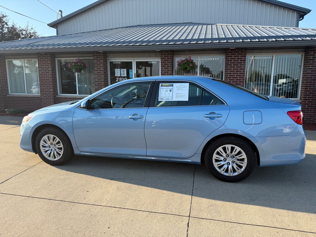 2014 Toyota Camry Image 4