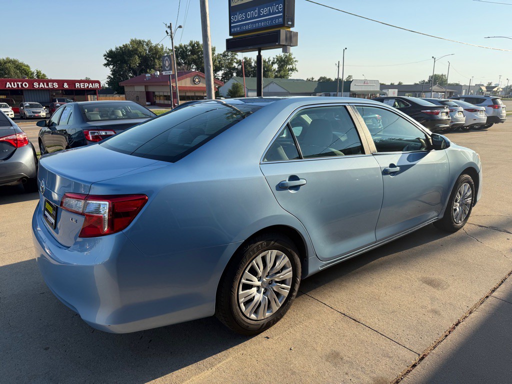 2014 Toyota Camry Image 7