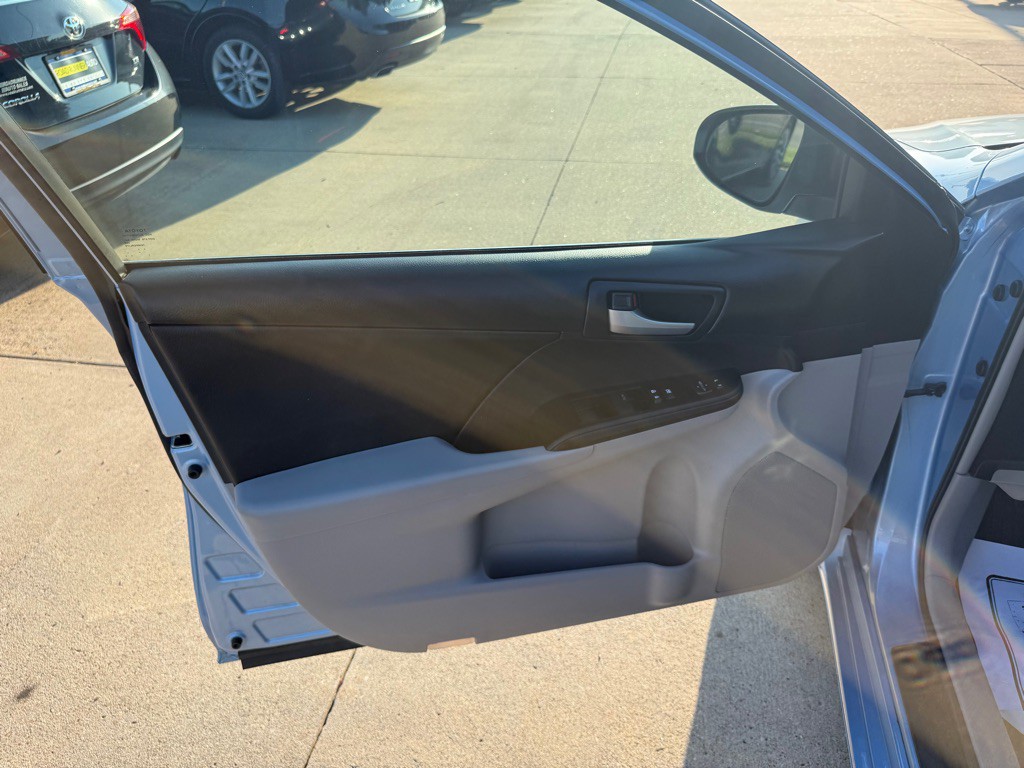 2014 Toyota Camry Image 8