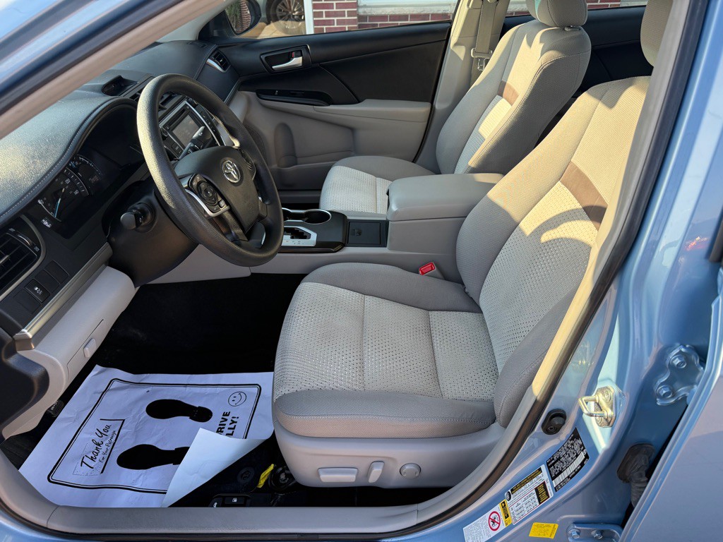2014 Toyota Camry Image 9