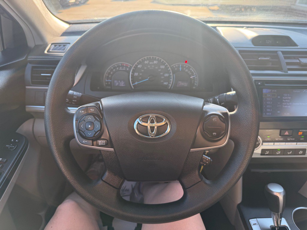 2014 Toyota Camry Image 10