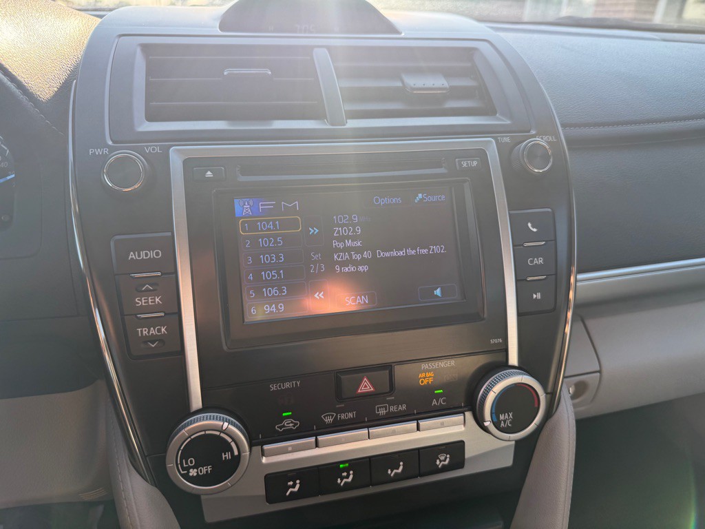 2014 Toyota Camry Image 12