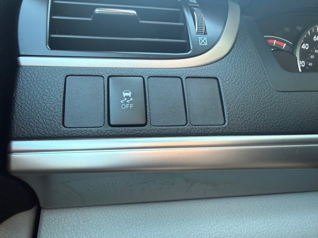 2014 Toyota Camry Image 16