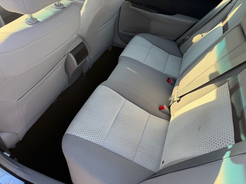 2014 Toyota Camry Image 17