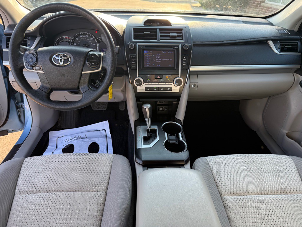 2014 Toyota Camry Image 18