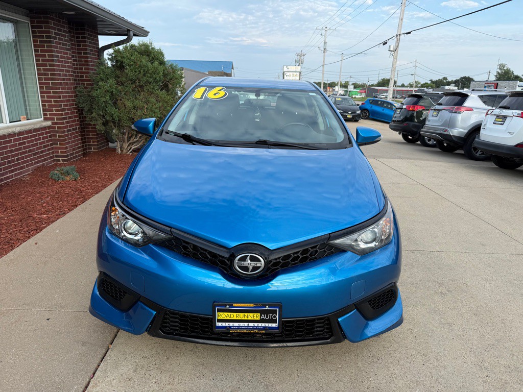 2016 Toyota Corolla Image 2