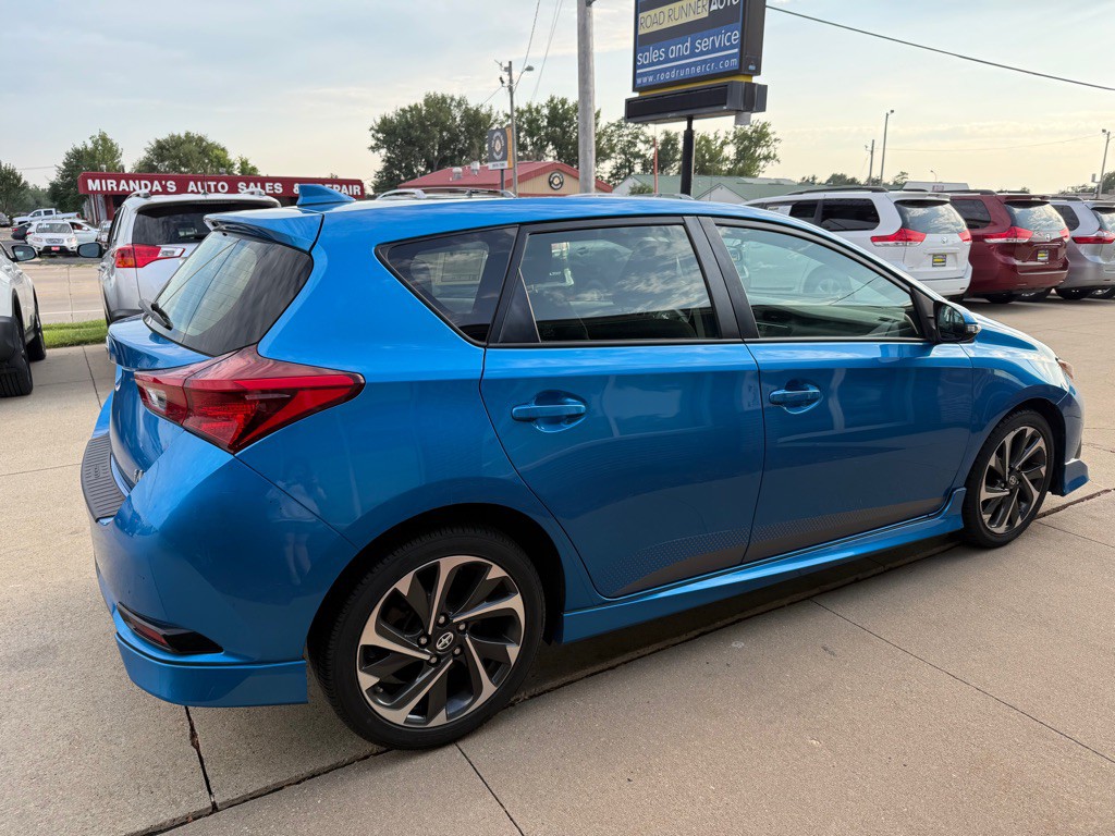 2016 Toyota Corolla Image 7