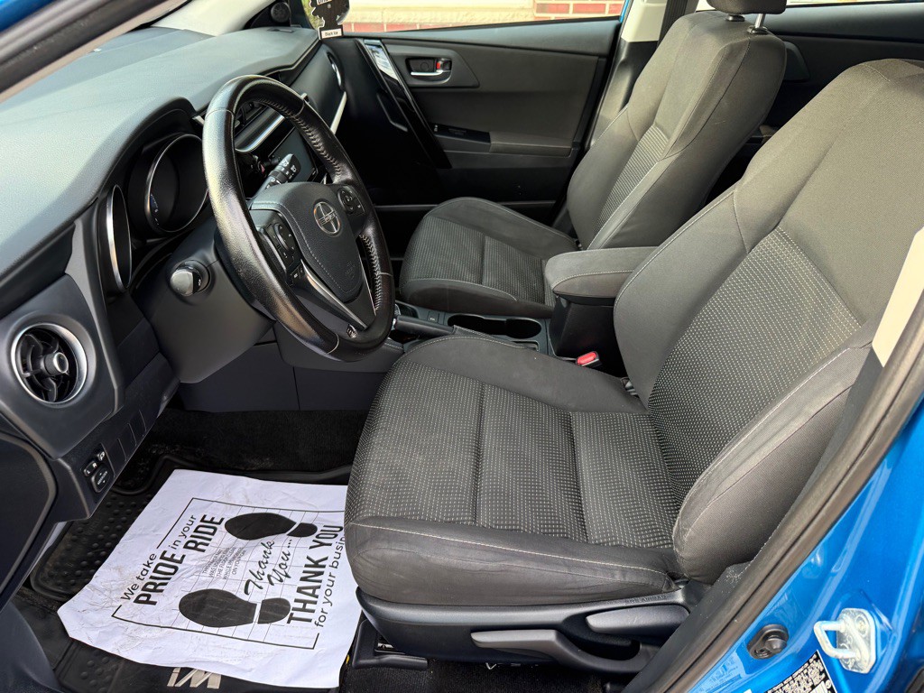2016 Toyota Corolla Image 9