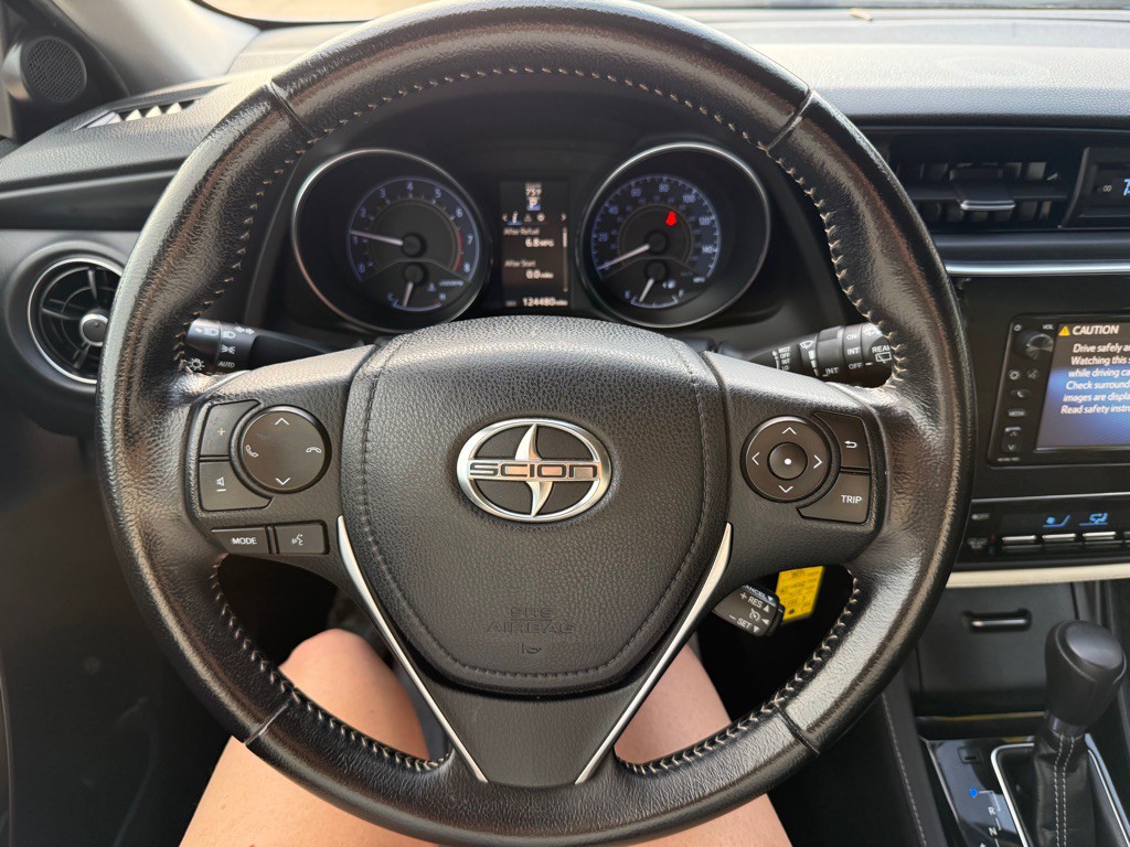 2016 Toyota Corolla Image 10
