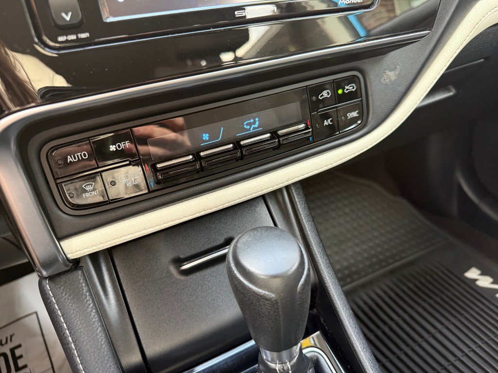 2016 Toyota Corolla Image 14