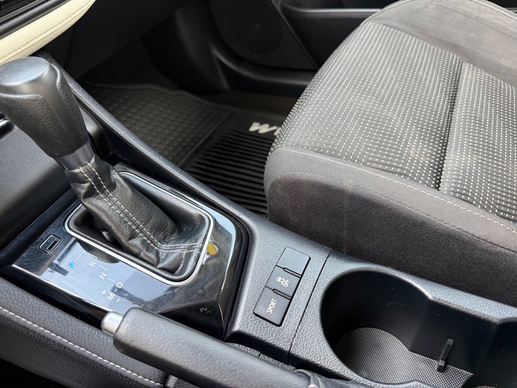 2016 Toyota Corolla Image 15