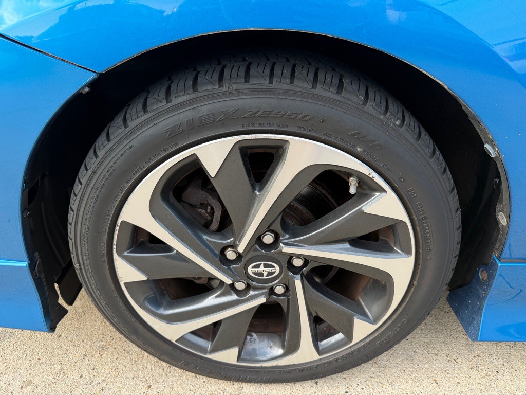 2016 Toyota Corolla Image 19