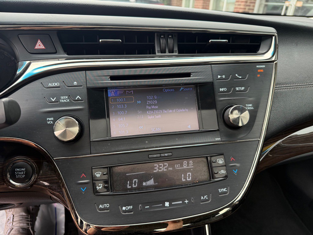 2013 Toyota Avalon Image 12