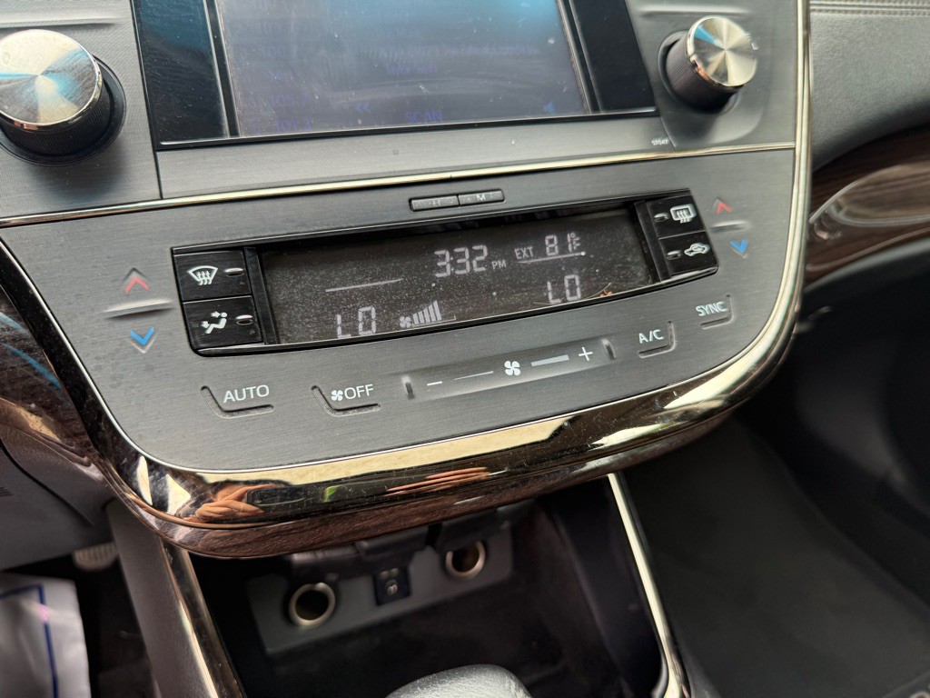 2013 Toyota Avalon Image 14