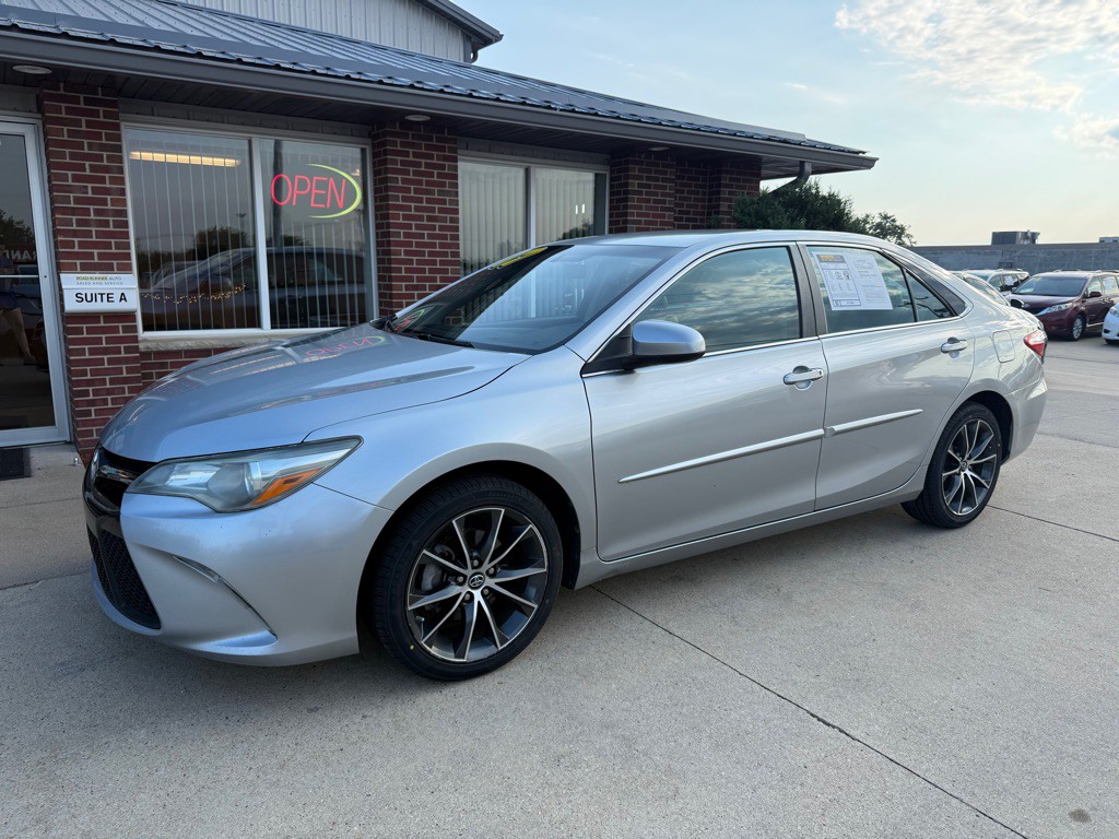 2017 Toyota Camry Image 3