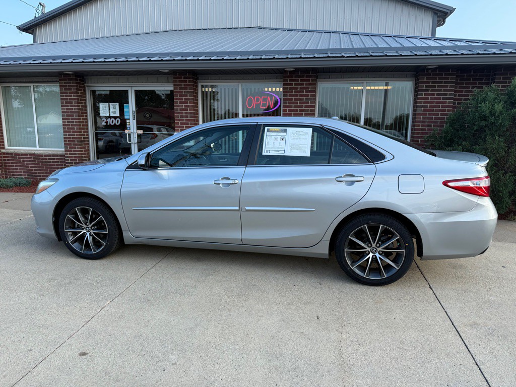 2017 Toyota Camry Image 4