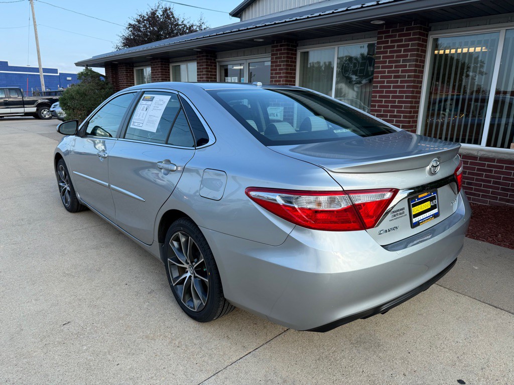 2017 Toyota Camry Image 5