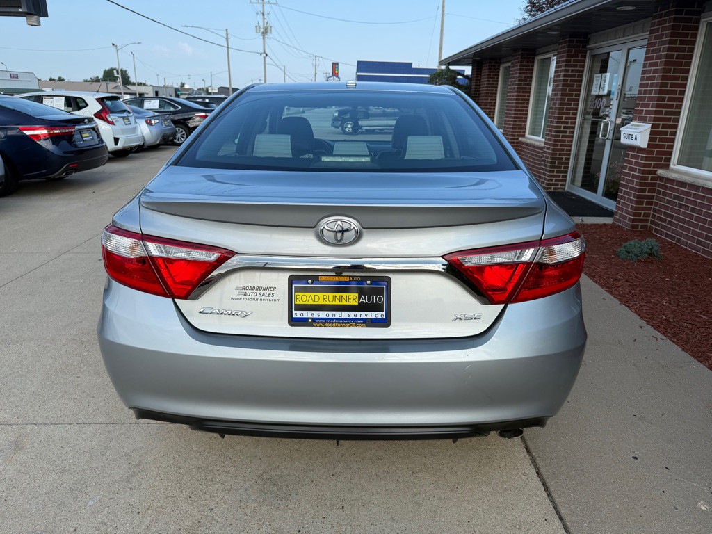 2017 Toyota Camry Image 6