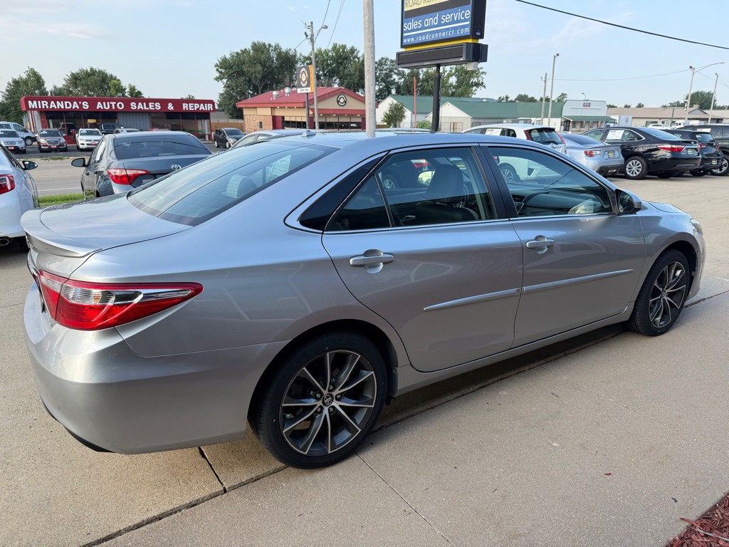 2017 Toyota Camry Image 7