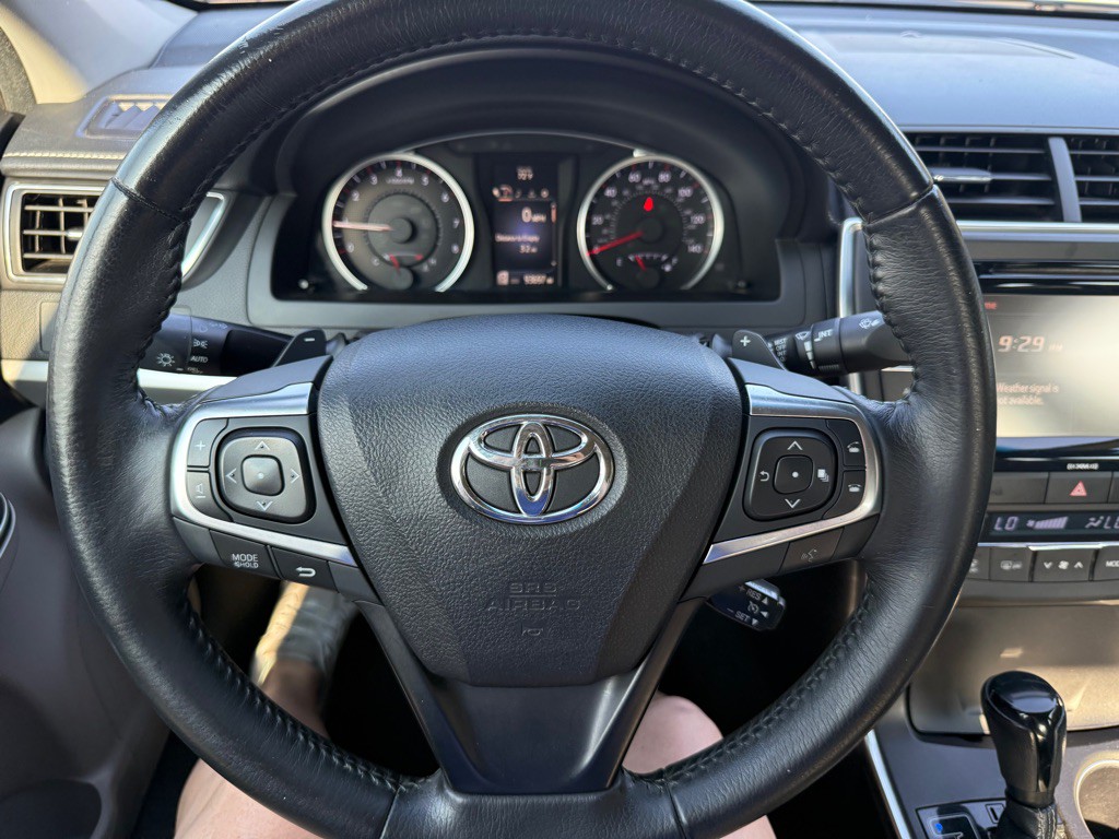 2017 Toyota Camry Image 10