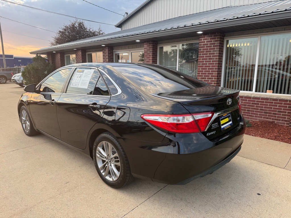 2016 Toyota Camry Image 5