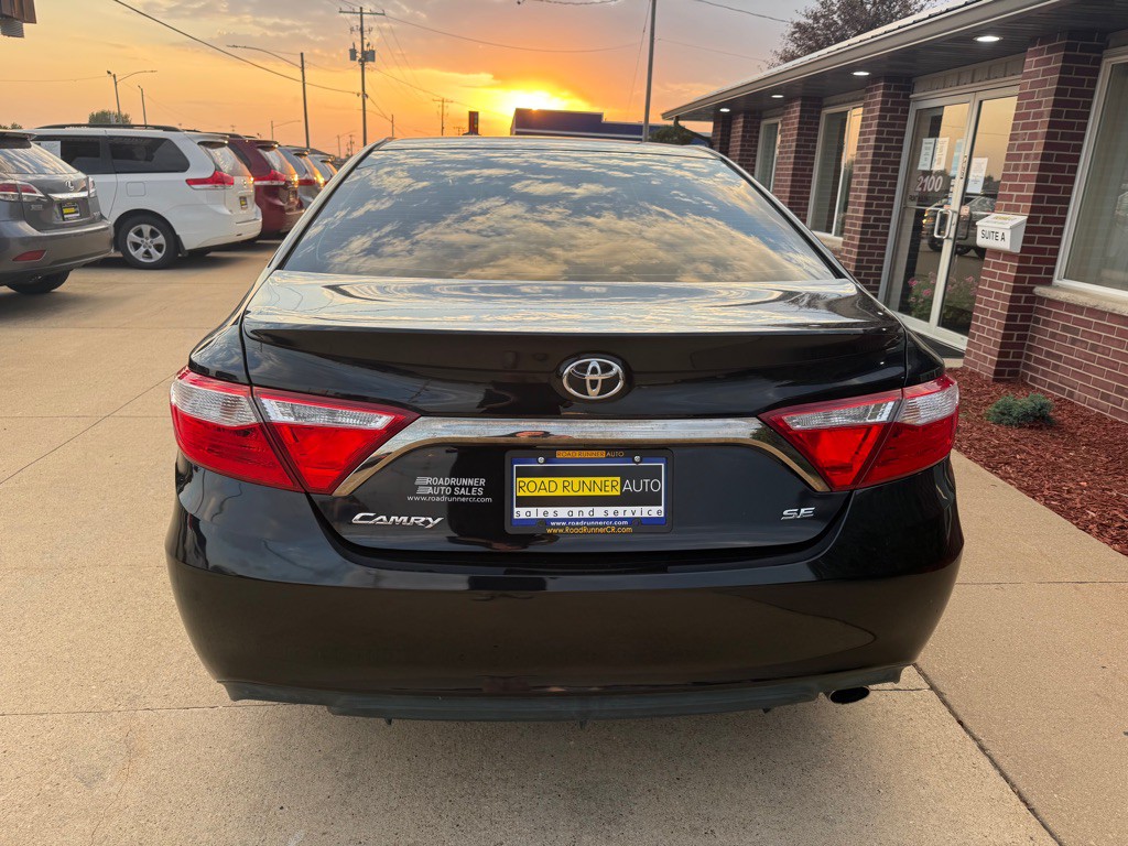 2016 Toyota Camry Image 6