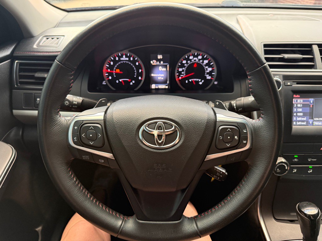 2016 Toyota Camry Image 10