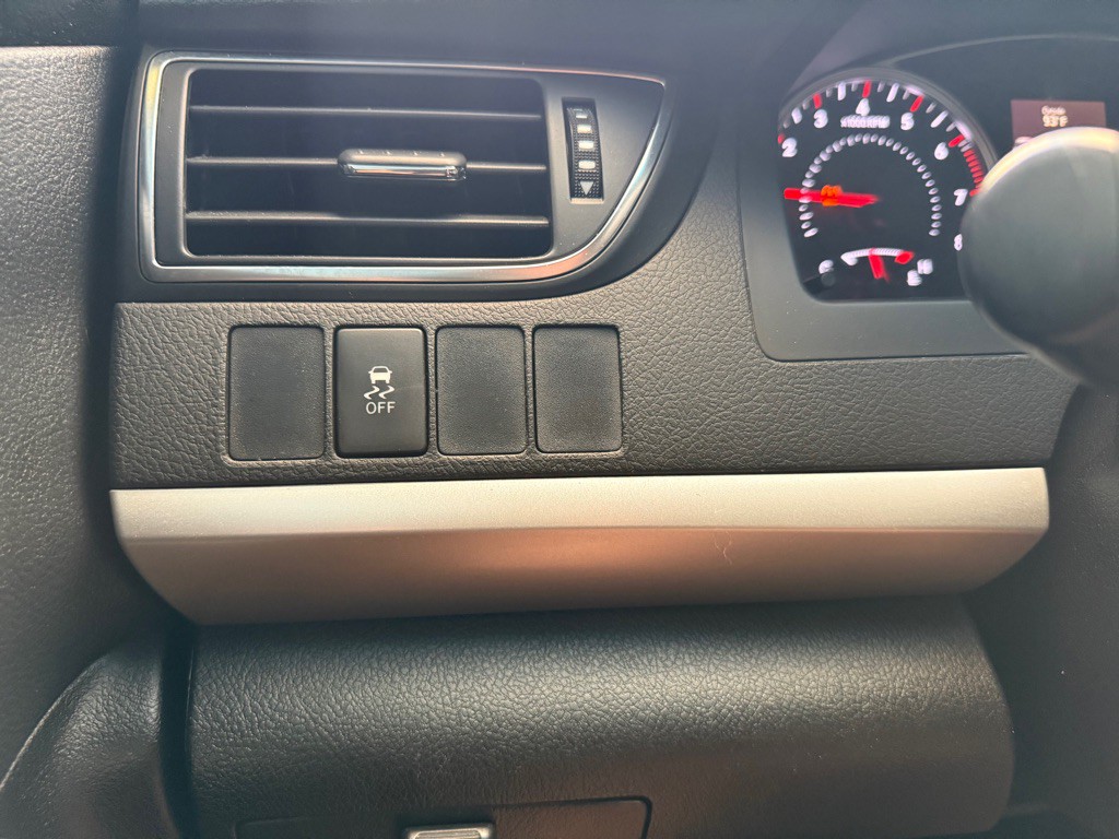 2016 Toyota Camry Image 14