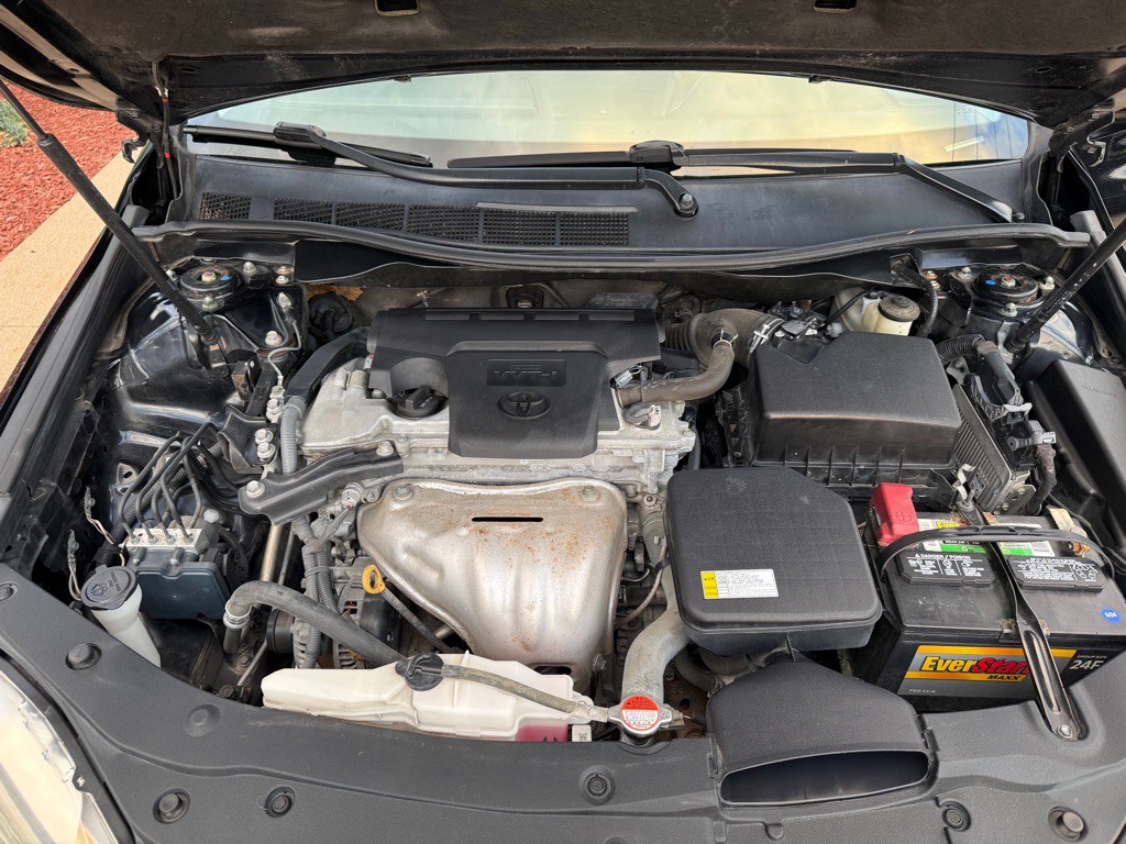 2016 Toyota Camry Image 21