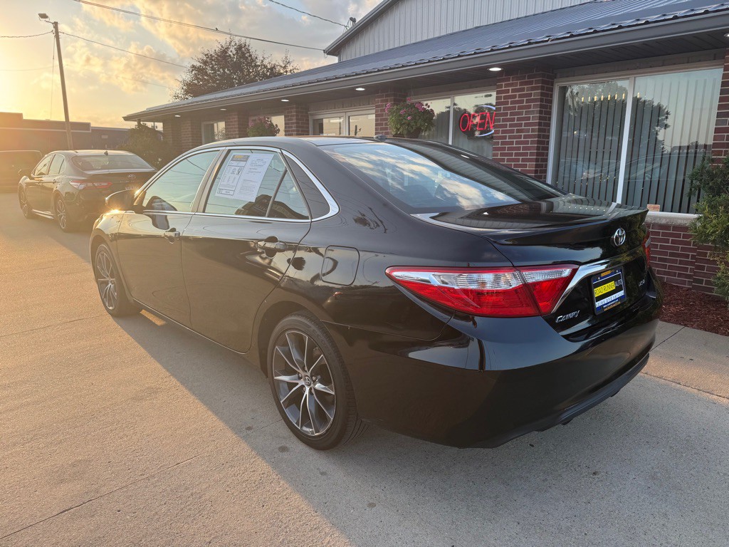 2015 Toyota Camry Image 5