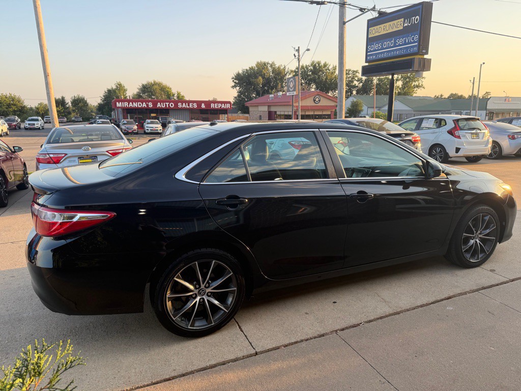 2015 Toyota Camry Image 7