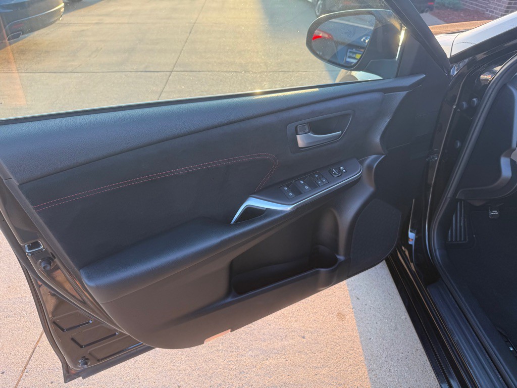 2015 Toyota Camry Image 8