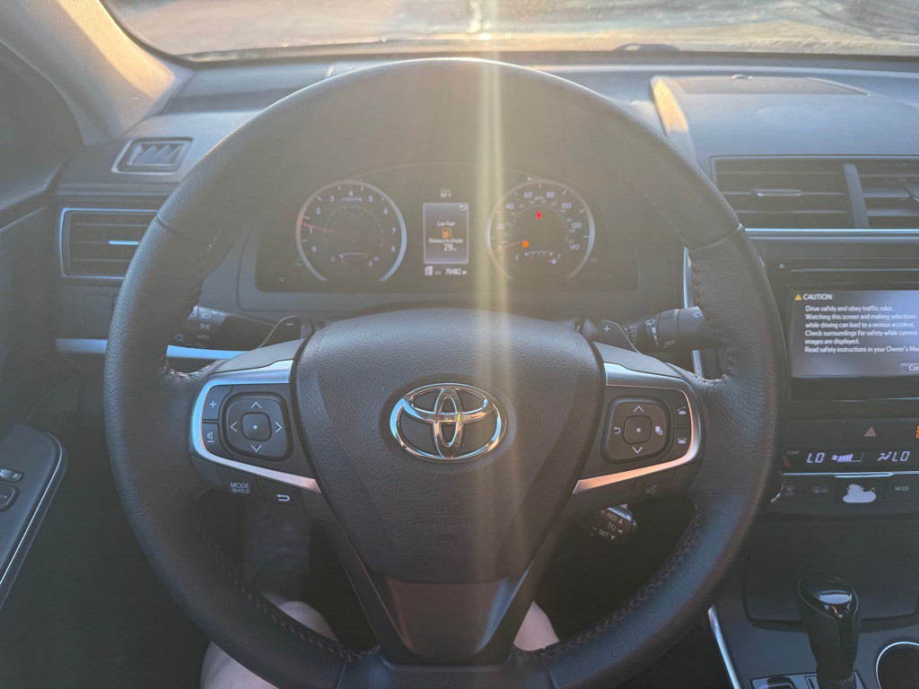 2015 Toyota Camry Image 10