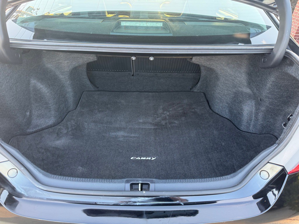 2015 Toyota Camry Image 19