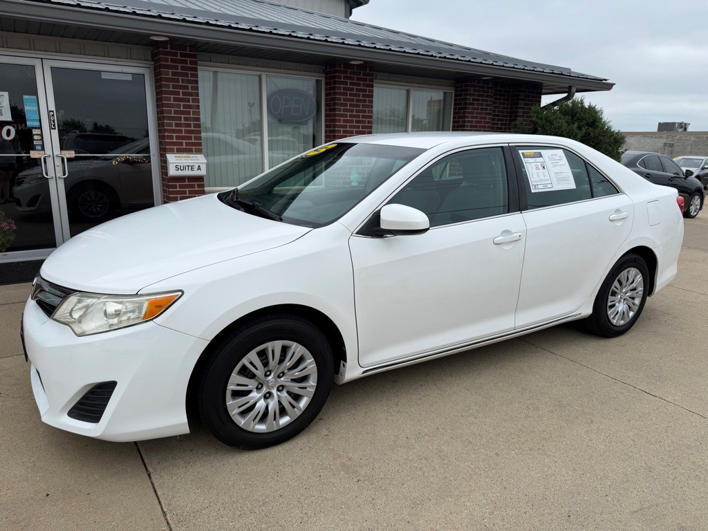 2013 Toyota Camry Image 3